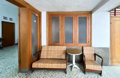 Tulungagung Hotel | RedDoorz Syariah Near Alun-Alun Tulungagung