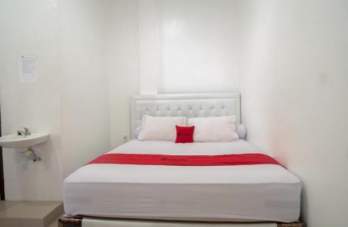 Banda Aceh Hotel | RedDoorz Syariah near Pelabuhan Ulee Lheue Banda Aceh