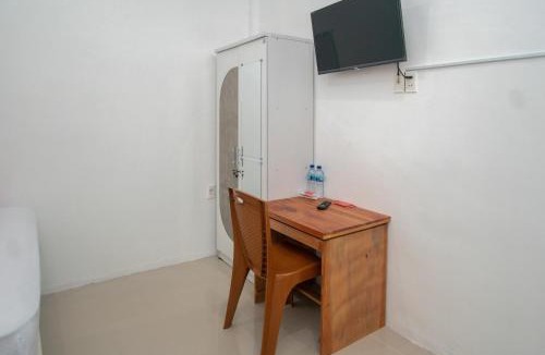 Banda Aceh Hotel | RedDoorz Syariah near Pelabuhan Ulee Lheue Banda Aceh