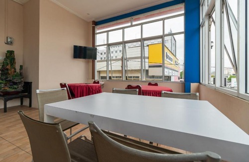 Padang Hotel | RedDoorz Syariah near RS Mata Padang