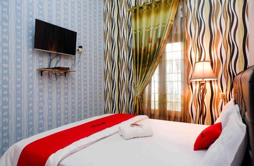 Tegal Hotel | RedDoorz Syariah near RS Mitra Siaga