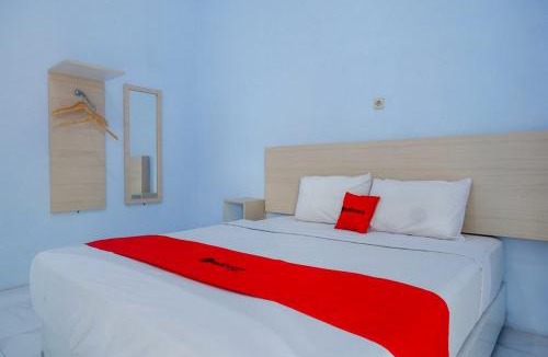 Pekalongan Hotel | RedDoorz Syariah near Stasiun Pekalongan 3