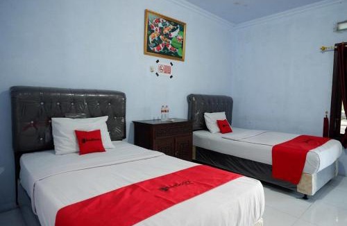 Pekalongan Hotel | RedDoorz Syariah near Stasiun Pekalongan 3