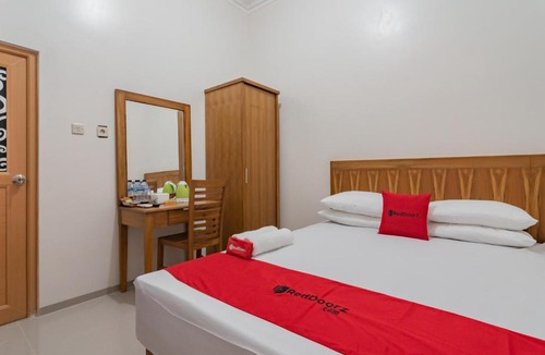 Tasikmalaya Hotel | RedDoorz Syariah Plus @ Perintis Guesthouse Tasikmalaya