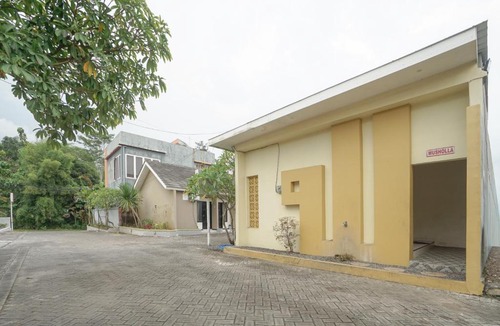 Rogojampi House | RedDoorz Syariah Plus near Banyuwangi Airport