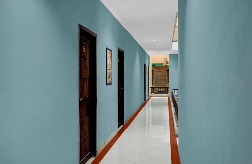 Banjarbaru House | Refined Indonesia Delux Double Escape w/Free WiFi