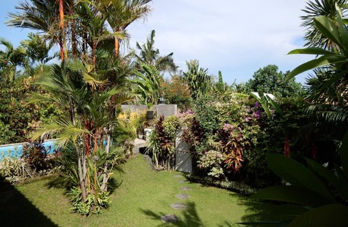 Jasri Villa | Relaxing Beachfront Villa - Close to Surf break