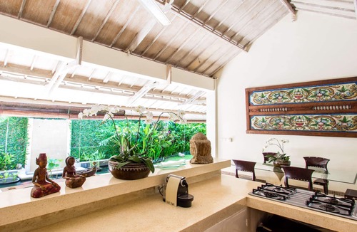 Batubelig Villa | Rent a Luxury Villa in Bali Close to the Beach, Bali Villa 2074