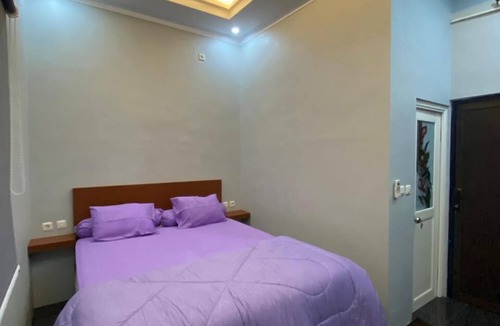 Prambanan House | Riffa Homestay Syariah
