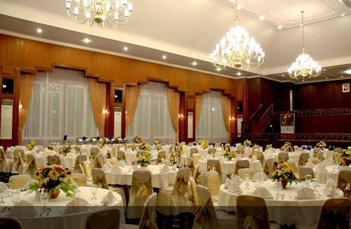 Tretes Hotel | Royal Senyiur Hotel Pasuruan