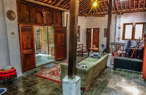 Purworejo House | Rumah Gaharu - Kulon
