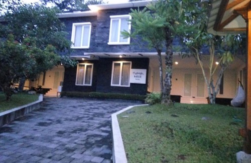 Mlati House | Rumah Kecil Jatirejo
