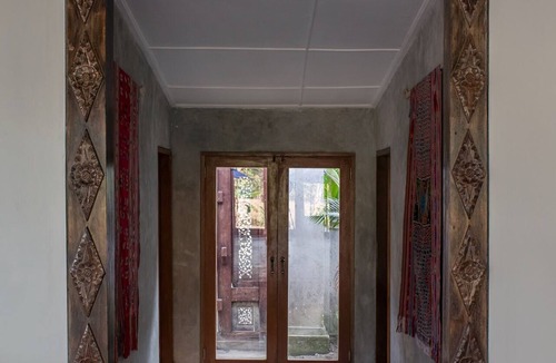 Mengwi Villa | Rumah Tyang Mengwi: located in the midst of a rice paddy — just north of Canggu!