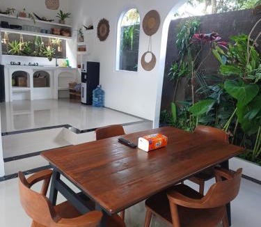 Kedewatan House | Sania house