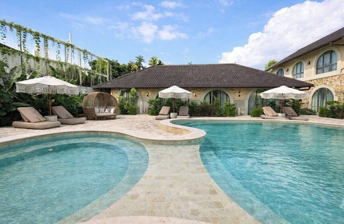 Sanur Apartment | Sanur's Best 1BR Next to the Ocean w Pool&Garden