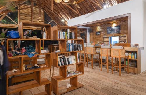 Limboto House | Saronde Island Resort Blue Bay Divers