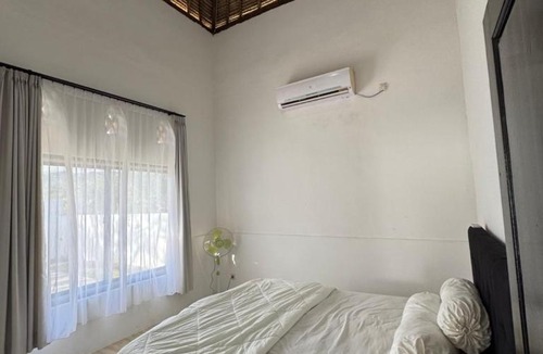 Sekotong Barat Villa | Sasak House Private Beachfront Home
