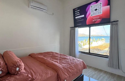 Sekotong Barat Villa | Sasak House Private Beachfront Home