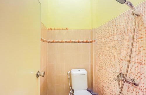 Mojokerto Hotel | Sion Homestay Mitra RedDoorz near Terminal Kertajaya Mojokerto