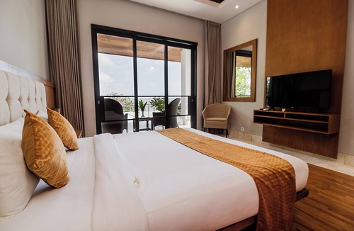 Kuta Selatan Villa | Spacious 4-bedroom villa by the sea in Benoa bay - Nusa Dua