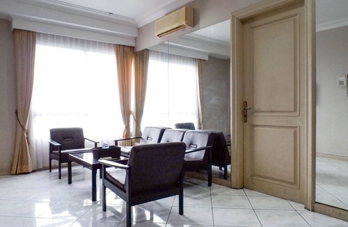 Suko Manunggal Apartment | Spacious And Serene 1Br Apartment At Taman Beverly