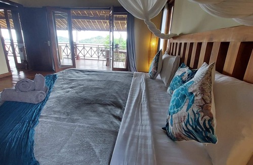 Batu Putih House | Spacious family Villa with freshwater pool, private garden, South West Lombok