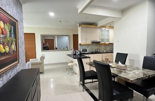 Cilandak Apartment | Spacious living room Hampton's Park Apartment