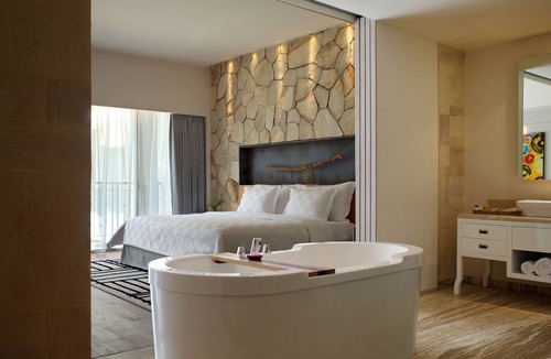 North Legian Hotel | Spacious Modern Suite with Free Minibar Items (T Sand Suite28)