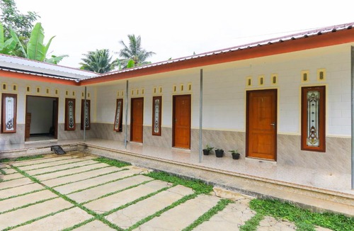 Senduro Hotel | SPOT ON 2378 Omah Nusantara Homestay