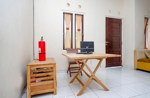 Jepara Hotel | SPOT ON 2414 Homestay Potroyudan Syariah