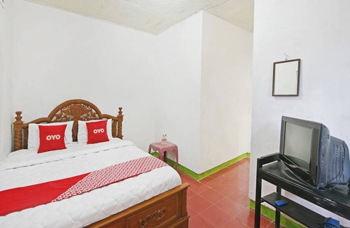 Cilacap Hotel | Spot ON 91270 Hotel Arimbi