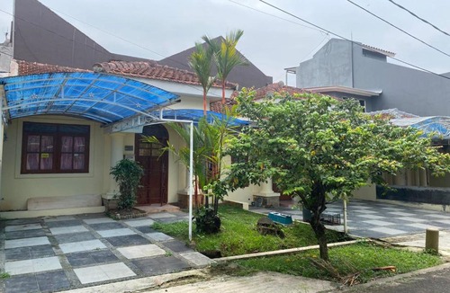 Sentul City Hotel | SPOT ON 91278 Pahlawan Udyana Syariah