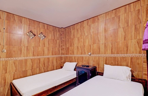 Melaya Hotel | SPOT ON 92028 Hotel Surya Near Pelabuhan Gilimanuk