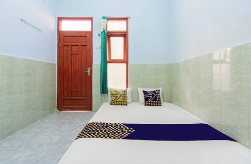 Ngasem Hotel | SPOT ON 93965 Ibrahim Guest House Syariah