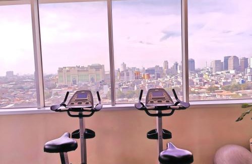Jakarta Apartment | Strategic 2BR Thamrin Apt with Pool & Gym by 2ndHome