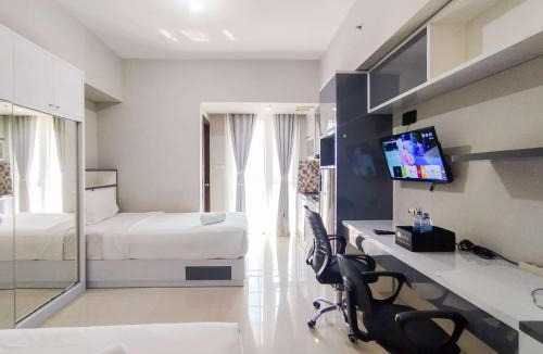 Hegarmanah Apartment | Strategic and Comfy Studio at Skyland City Jatinangor Apartment By Travelio