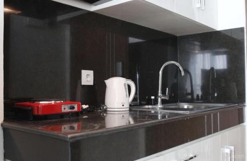 Malabar Apartment | Strategic Studio at Green Kosambi Bandung Apartment By Travelio
