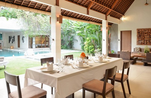 Laksmana Villa | Stunning 4BR Luxury Villa, 9Min Walk To Seminyak Square! W/Swimming Pool!