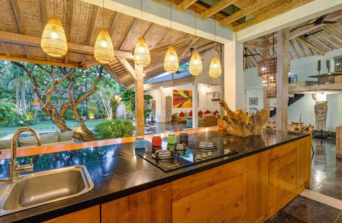 Drupadi Villa | Stunning Stylish Comfort in Seminyak Heart of Upscale Villa
