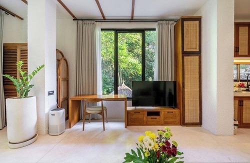 Penestanan House | Stylish 1BR in Ubud w Pool, Patio, Private Kitchen