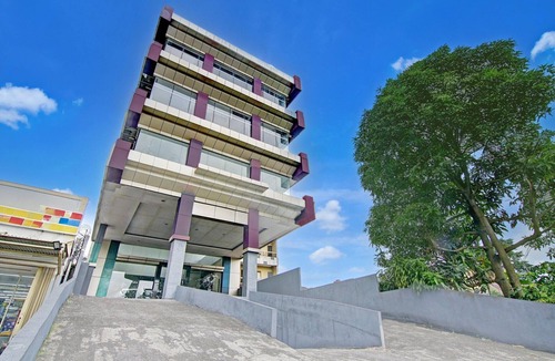 Pekanbaru House | Stylish DBL Suite Escape W/Free WiFi and Parking