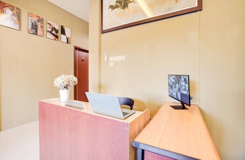 Padang House | Stylish DBL Suite Escape W/Free WiFi and Parking