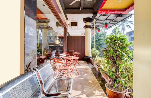 Batam House | Stylish DBL Suite Escape W/Free WiFi and Parking