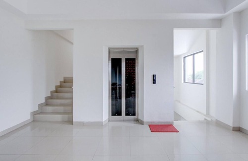 Grogol House | Stylish Deluxe Stay with Free WiFi and Parking