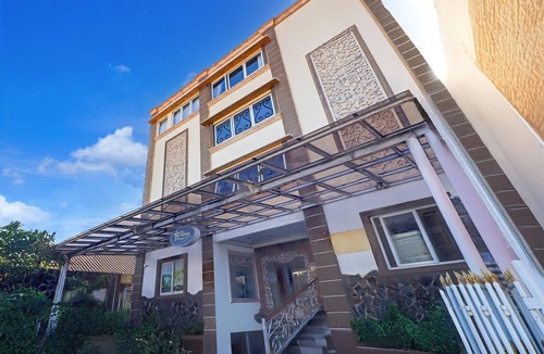 Kartika Plaza House | Stylish Twin Stay with Free WiFi Parking and Pool