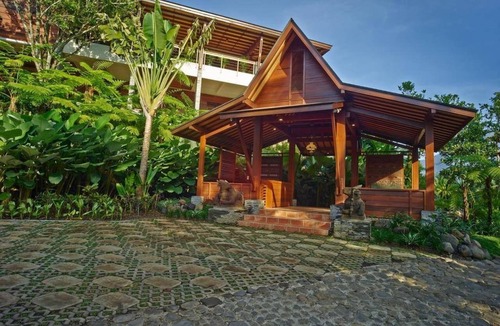 Banyuwangi Apartment | Suite Room on the Foothills of Ijen Plateau