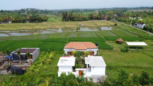 Mendoyo House | Sumbul View Surfcamp