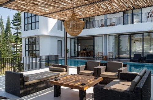 Bandung Villa | Sunset City View Villa 5 Bedrooms With a Private Heated Swimming Pool