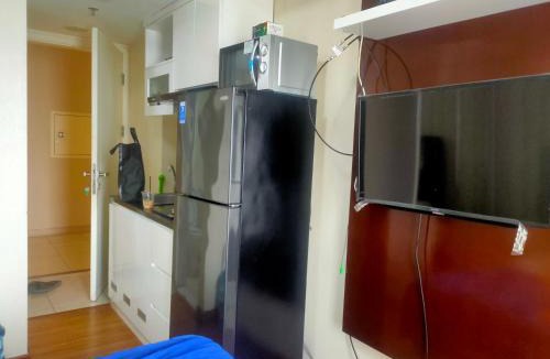 Bekasi Apartment | Sunset View Studio Room MDN Free WiFi Full Furnish City and Lake View