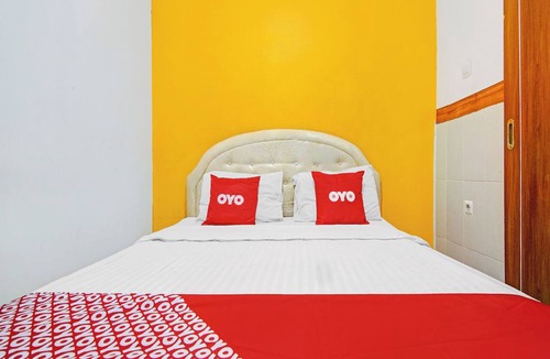 Kelapa Gading Barat Hotel | Super OYO 90422 Mall Of Indonesia